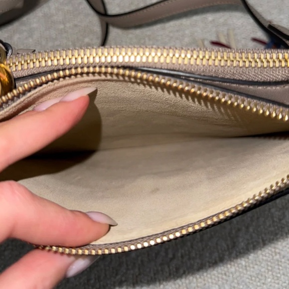 Chloé Jane Small Tassel-Trim Leather Crossbody Bag - Picture 13 of 16